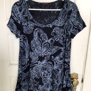 Fresh Produce Black and Gray Paisley Short Sleeve Tunic Tee Handkerchief Hem